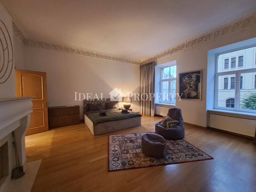 We offer for long term rent apartment in Riga - at Antonijas street.